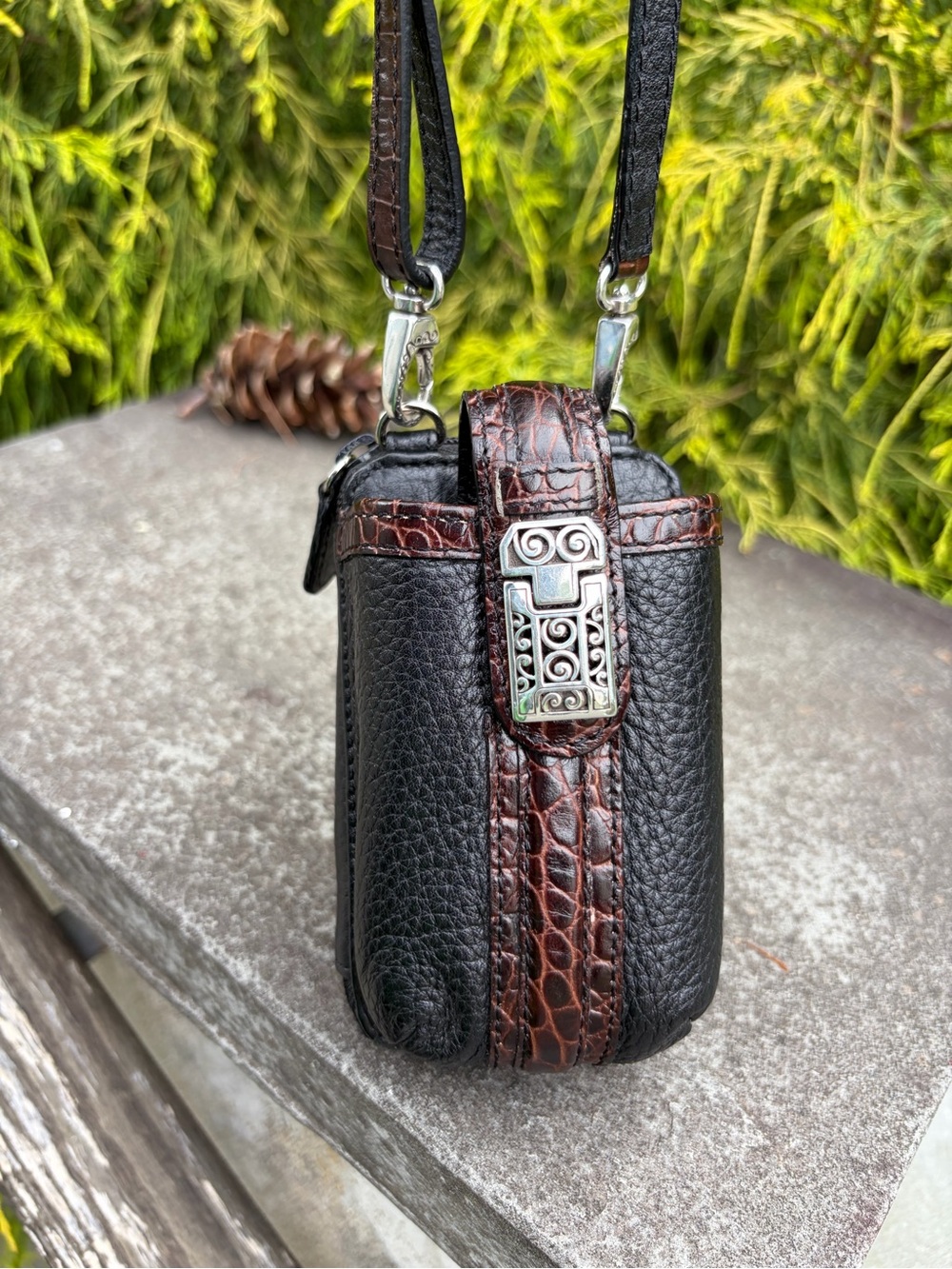Brighton Pocket Perfect Crossbody 🦋